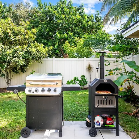 Modern Bungalow Near Wilton Drive I Pool Table Fort Lauderdale Extérieur photo